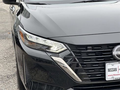 Certified 2025 Nissan Sentra SR image 10