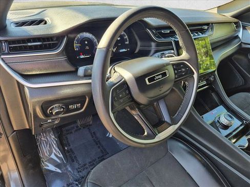 Used 2023 Jeep Grand Cherokee L Laredo AWD/4WD image 7