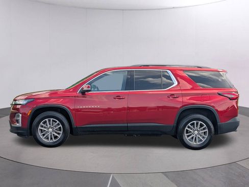 Used 2023 Chevrolet Traverse LT FWD image 2
