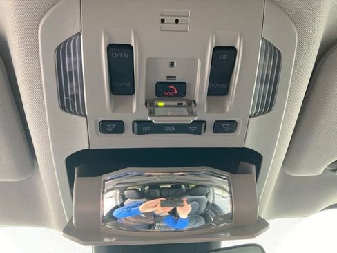 Used 2023 Toyota Highlander XLE image 45