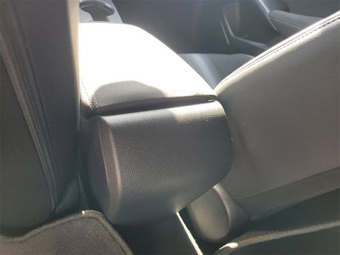 Used 2023 Honda Civic Sport image 6