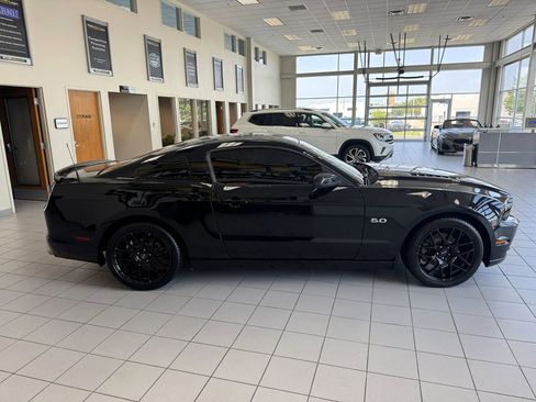 Used 2013 Ford Mustang GT image 8