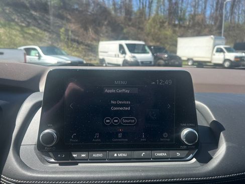 Used 2023 Nissan Rogue SV image 15