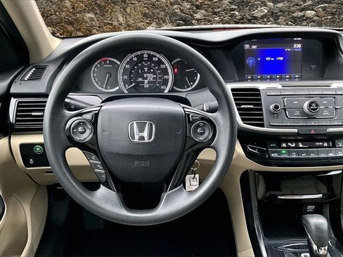 Used 2017 Honda Accord LX image 5