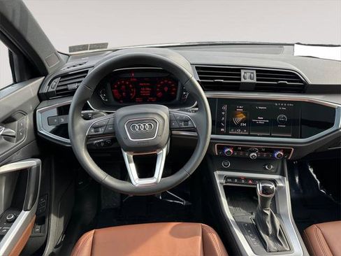 Certified 2025 Audi Q3 2.0T Premium Plus w/ Premium Plus Package image 12