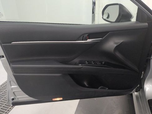 Used 2019 Toyota Camry LE image 27