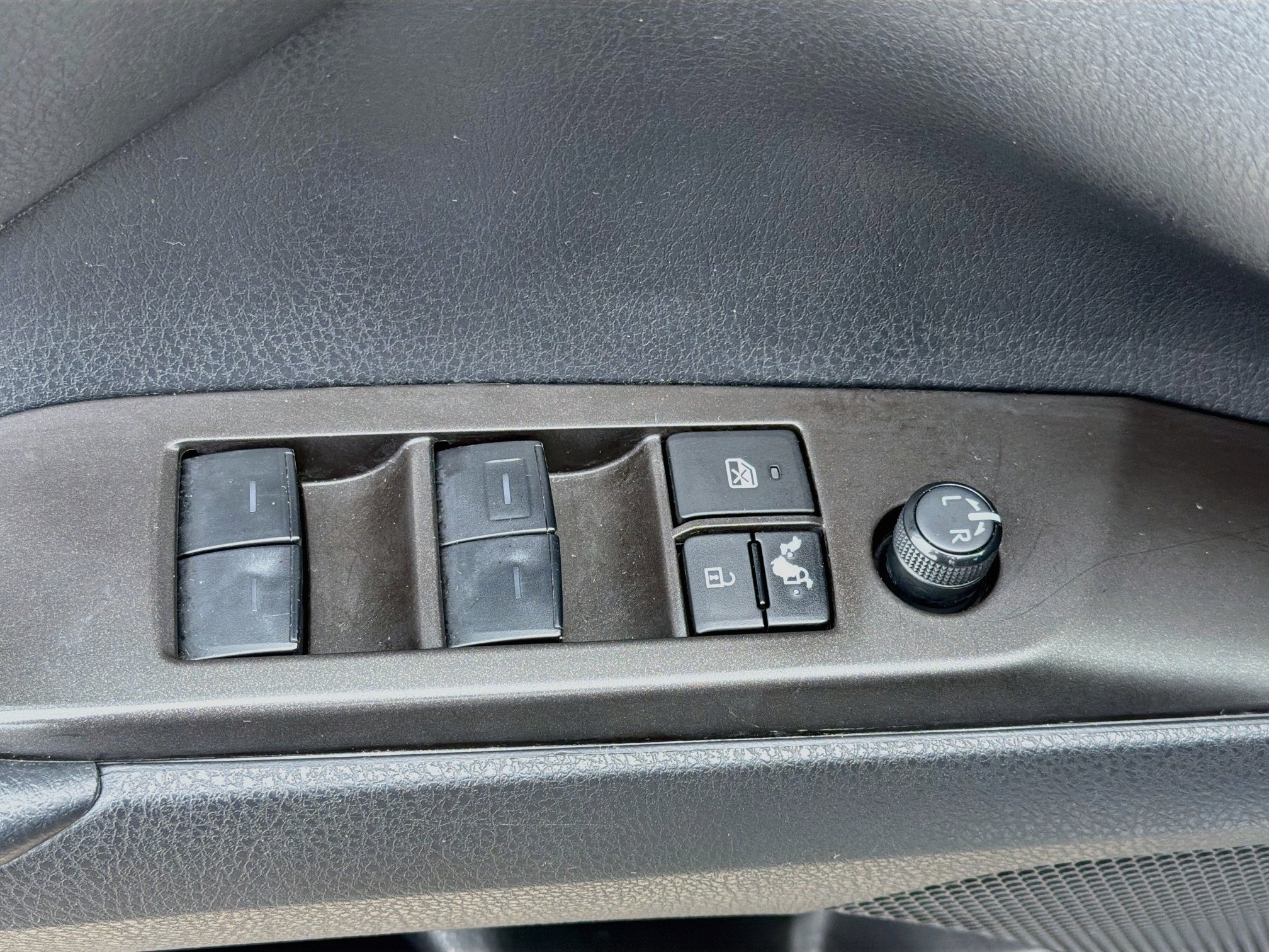 Used 2024 Toyota Camry LE FWD image 21