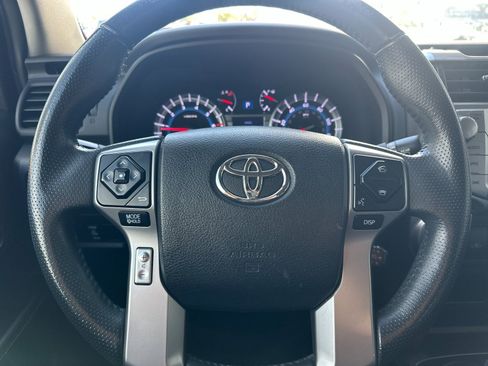 Used 2016 Toyota 4Runner SR5 image 21
