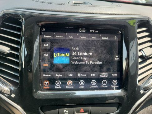 Used 2019 Jeep Cherokee Limited image 13