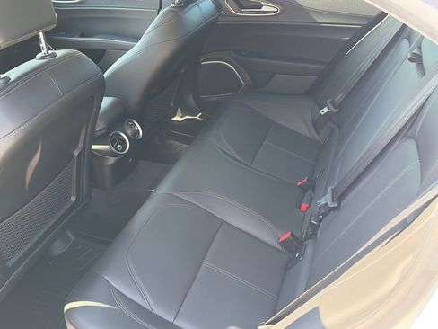 Used 2019 Alfa Romeo Giulia Ti RWD image 11