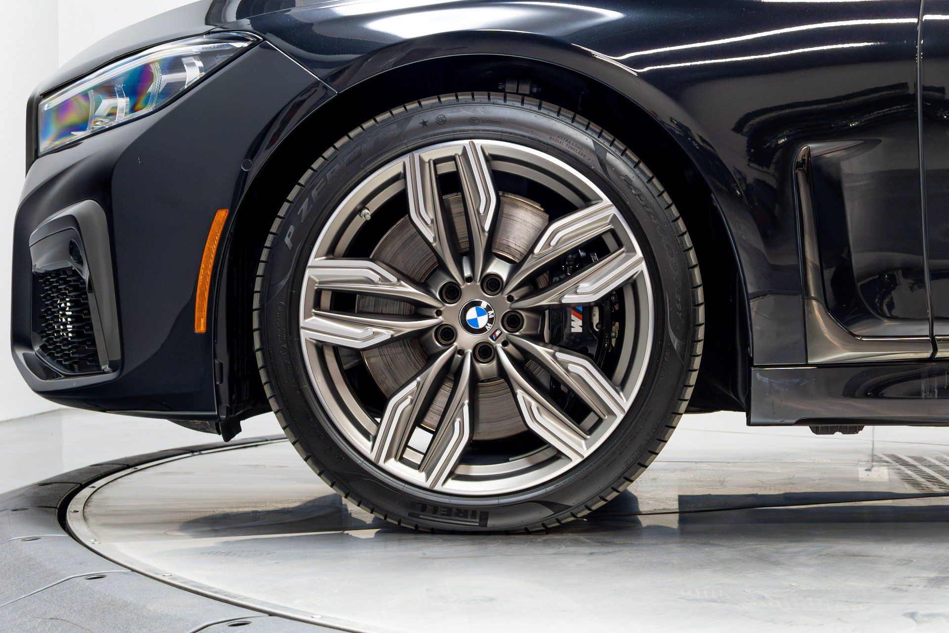 Used 2022 BMW M760i xDrive AWD/4WD image 48
