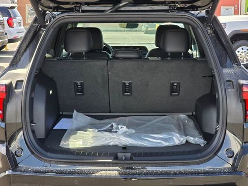 New 2026 GMC Terrain AT4 w/ Technology Package II AWD/4WD image 14