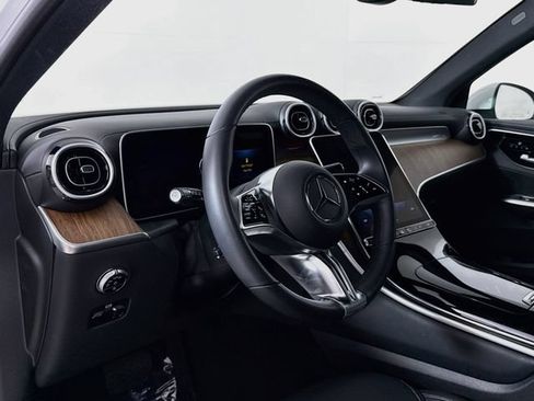 Used 2024 Mercedes-Benz GLC 300 image 9