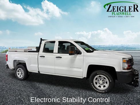Used 2018 Chevrolet Silverado 1500 W/T w/ Trailering Package AWD/4WD image 9