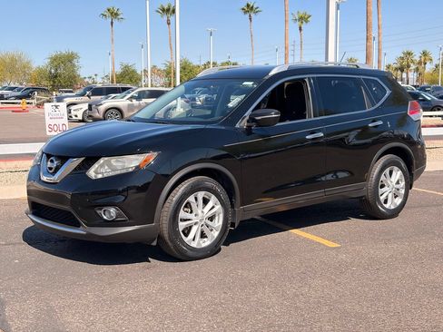 Used 2015 Nissan Rogue SV FWD image 2