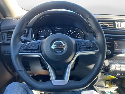 Used 2017 Nissan Rogue SV w/ Midnight Edition image 10