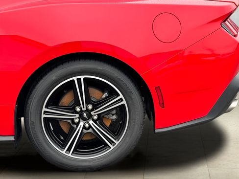 Used 2025 Ford Mustang Coupe RWD image 32