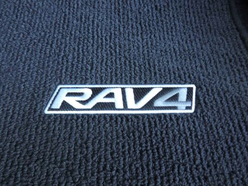 Used 2021 Toyota RAV4 Limited image 20