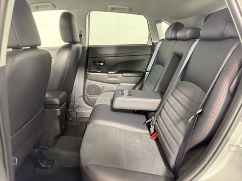 Used 2025 Mitsubishi Outlander Sport AWD image 12