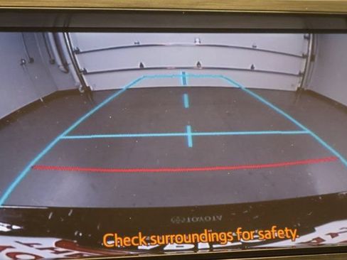 Used 2013 Toyota Avalon Limited w/ Technology Pkg FWD image 26