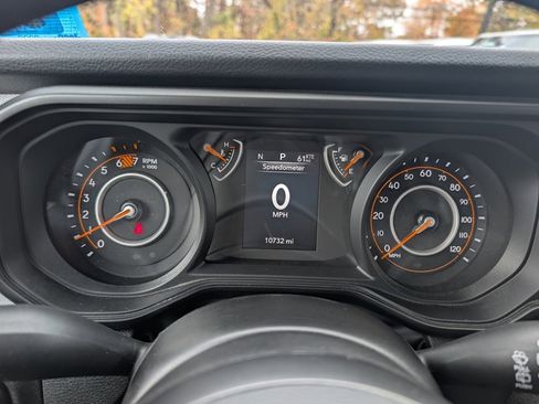 Used 2025 Jeep Wrangler Sport image 24