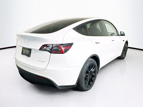 Used 2023 Tesla Model Y AWD image 9