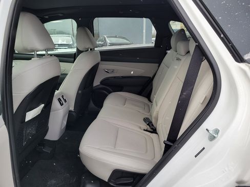 Used 2025 Hyundai Tucson Limited image 12