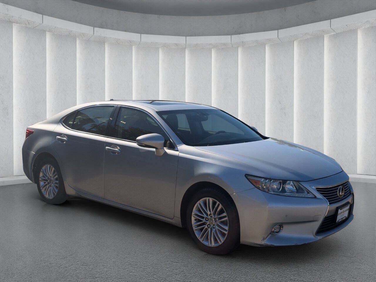 Used 2014 Lexus ES 350 w/ Luxury Package FWD image 7