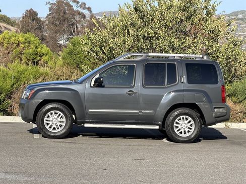 Used 2014 Nissan Xterra S RWD image 3