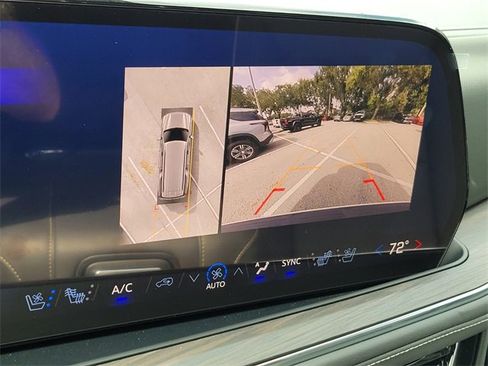 New 2025 Chevrolet Suburban Premier image 23