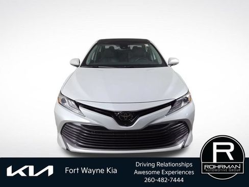 Used 2019 Toyota Camry XLE w/ Driver Assist Package FWD image 3