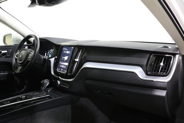 Used 2018 Volvo XC60 T5 Momentum w/ Vision Package AWD/4WD image 14