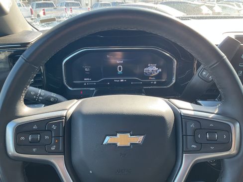 Certified 2025 Chevrolet Silverado 2500 LT w/ Convenience Package image 9