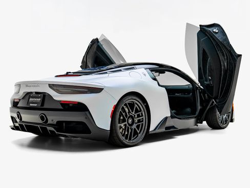 Used 2023 Maserati MC20 Coupe RWD image 14