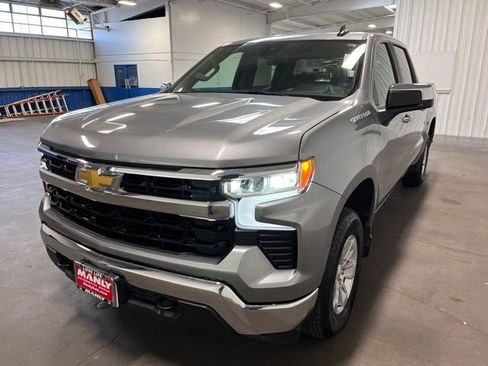 Used 2025 Chevrolet Silverado 1500 LT image 7