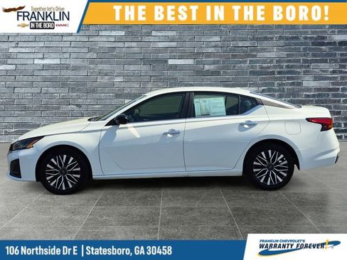 Used 2025 Nissan Altima 2.5 SV image 2