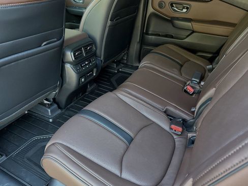 New 2025 Honda Pilot Elite image 12