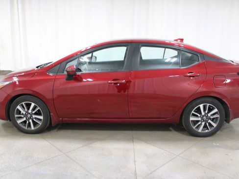 Used 2021 Nissan Versa SV image 6