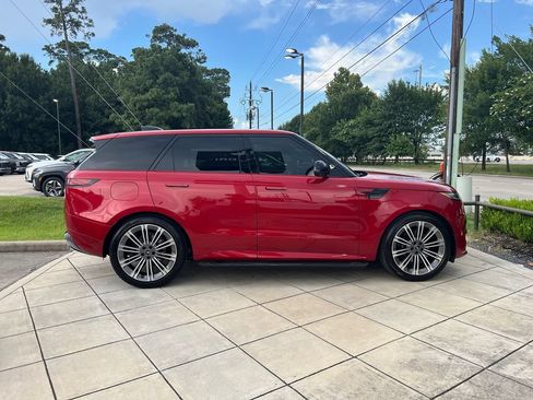 Used 2023 Land Rover Range Rover Sport SE Dynamic AWD/4WD image 4