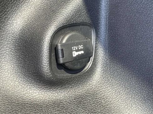 Used 2021 Jeep Cherokee Latitude Lux w/ Sun & Sound Group FWD image 11