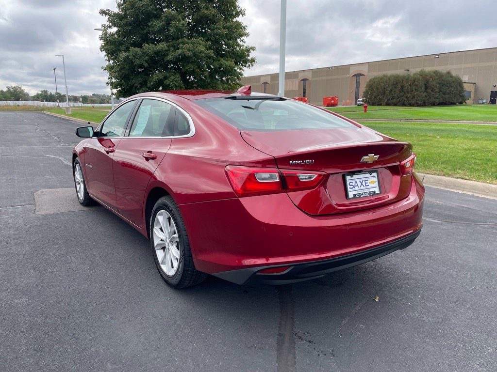 Used 2025 Chevrolet Malibu LT FWD image 3