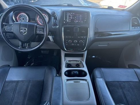 Used 2019 Dodge Grand Caravan SXT image 25