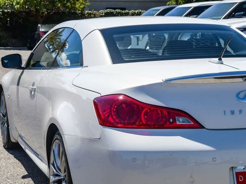 Used 2014 INFINITI Q60 Convertible w/ Premium Package RWD image 6