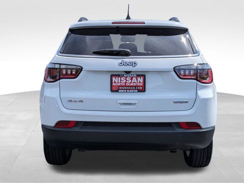 Used 2023 Jeep Compass Latitude w/ Sun and Sound Group AWD/4WD image 8