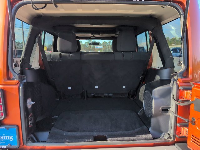 Used 2011 Jeep Wrangler Unlimited Sahara w/ Connectivity Group AWD/4WD image 29