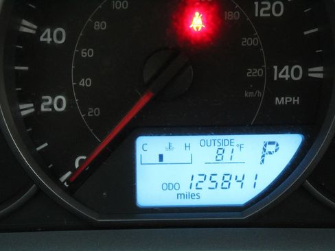 Used 2016 Toyota RAV4 LE FWD image 14
