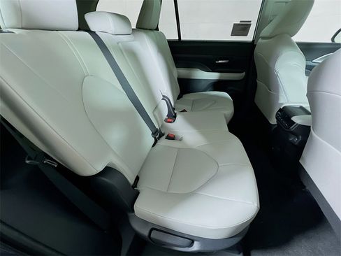 New 2026 Toyota Grand Highlander XLE image 22
