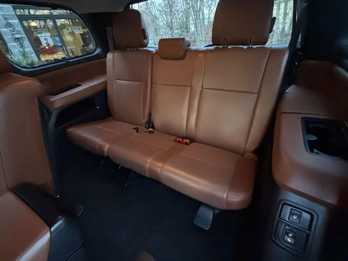 Used 2015 Toyota Sequoia Platinum image 26