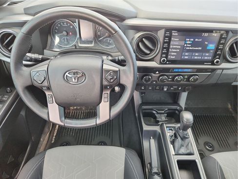 Used 2021 Toyota Tacoma TRD Off-Road w/ Technology Package AWD/4WD image 11