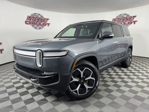 Used 2023 Rivian R1S Adventure image 1